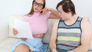 [YoungerMommy] Kenzie Love - Trying To Focus My One Track Mind