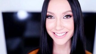 A beautiful brunette wanted to work with her mouth and give herself to her pussy