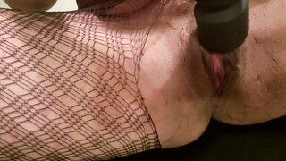 Goddess Cynthia Plays with her Throbbing Pussy_The Cream Queen_1080p